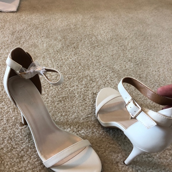 White heels from David’s Bridal - Picture 1 of 3
